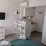 Tomas