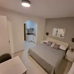 Tomas 아파트