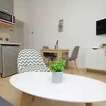 Tomas 아파트