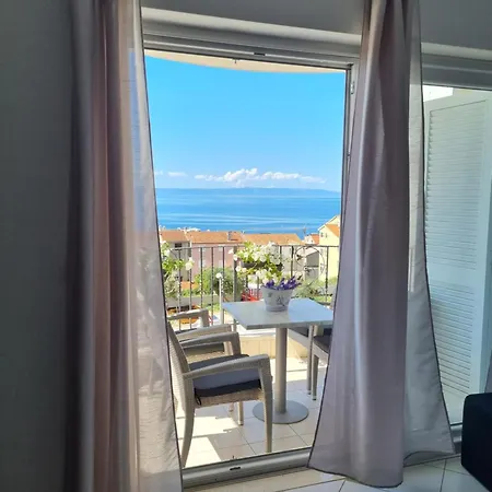 Tomas Apartmán *